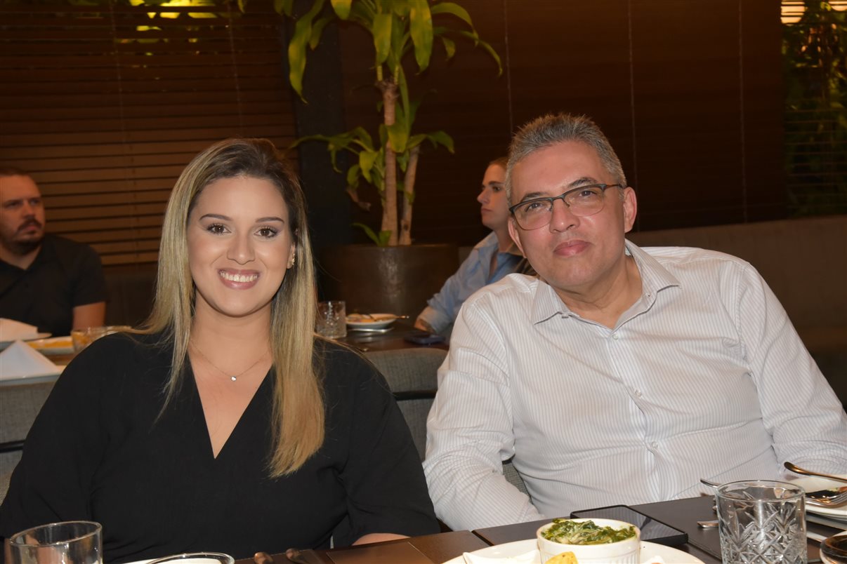 Ludiane Alixandrino, da Accenture, e Claudio Silva, do Mc Donalds