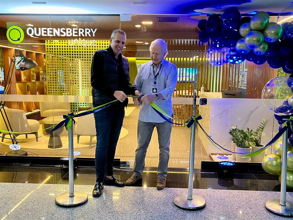 Marcelo Cohen, presidente da BeFly, e Martin Jensen, fundador da Queensberry, fizeram corte de fita da nova loja