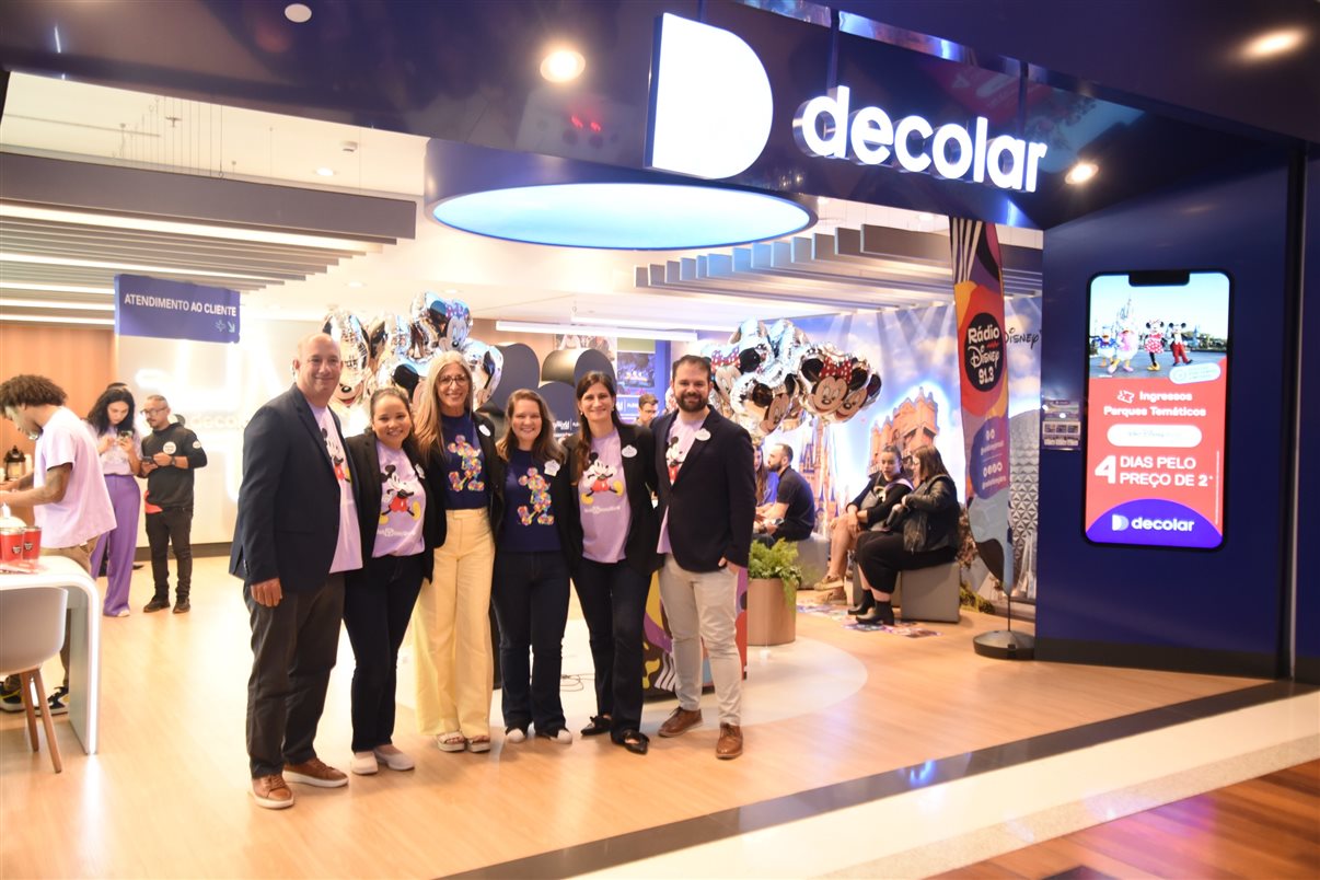 Equipe de executivos Disney esteve no evento de lançamento na loja conceito da Decolar