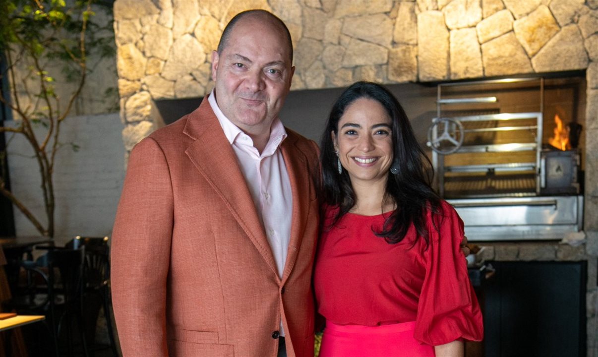 Max Musto (gerente geral do Four Seasons Hotel Florence), em sua primeira vinda ao Brasil, e Daniela Pescio, diretora de vendas do Four Seasons no Brasil