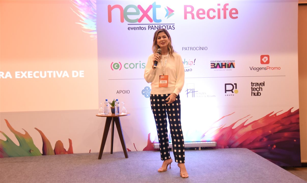 A diretora Comercial da rede Pontes, Carol Pontes, falou no PANROTAS Next Recife