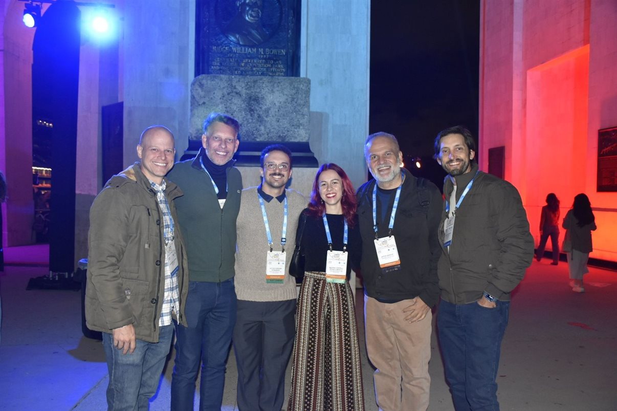 José Guilherme Alcorta, CEO, Ricardo Sidaras, diretor comercial, Victor Fernandes e Beatriz Contelli, repórteres, Artur Luiz Andrade, editor-chefe e CCO, e Flávio de Sica, executivo comercial - time PANROTAS no IPW 2024