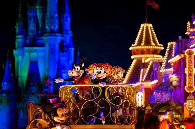 Festa Mickey's Not-So-Scary Halloween Party foi cancelada durante passagem do furacão Helena, no fim de setembro 