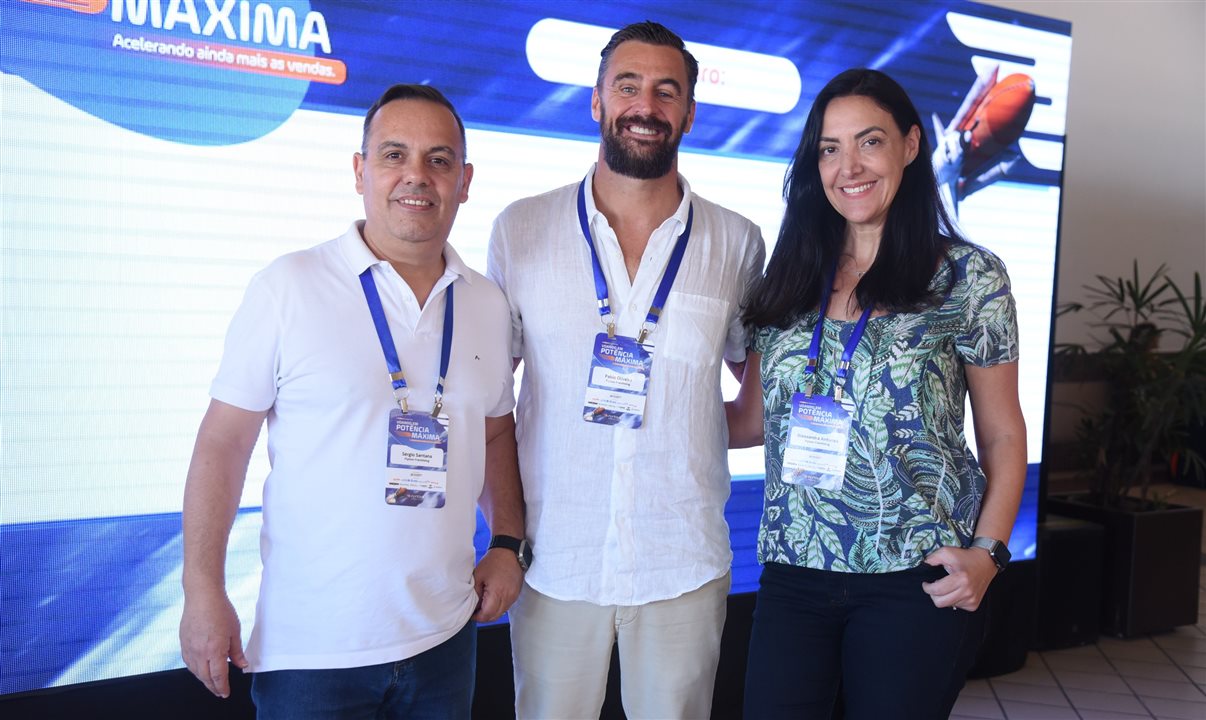 Sergio Santana, Fábio Oliveira e Alessandra Antunes (todos da Flytour Franchising) 