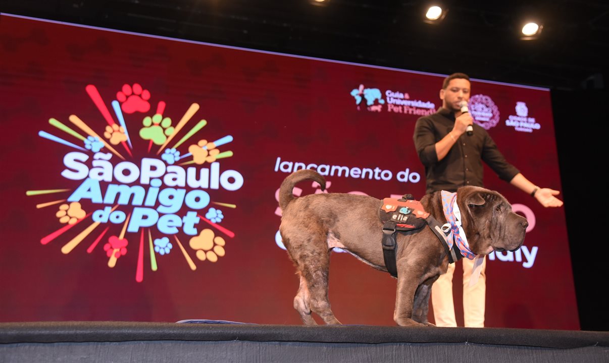 Rodolfo Marinho e a cadela Ella