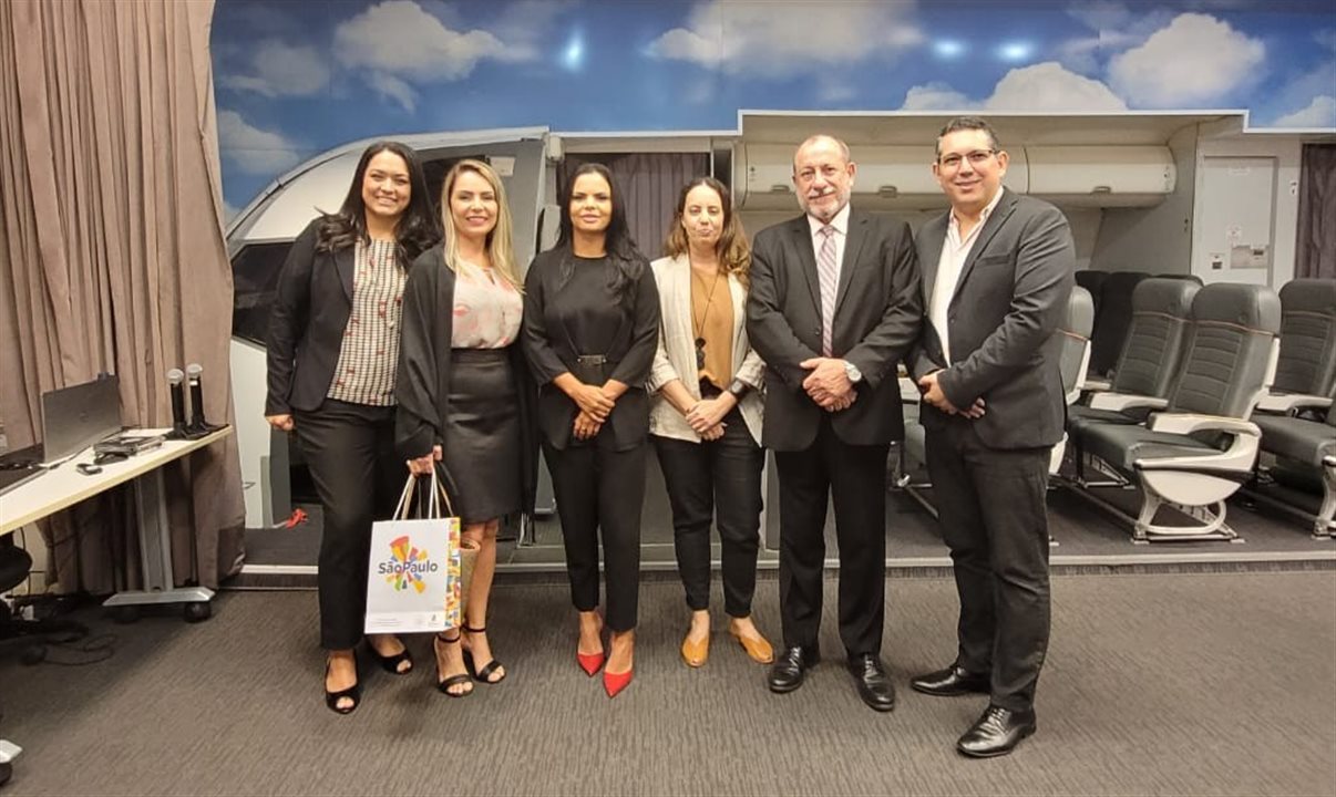 São Paulo foi a cidade mais vendida pelos associados Braztoa no nacional. Na foto: Fernanda Ascar (SP Turismo), Keila Moreira (Unedestinos), Maressa Alves (secretária adjunta de Turismo da cidade de São Paulo), Marina Figueiredo (Braztoa), Toni Sando (SPCVB e Visite SP) e Fabiano Camargo (Braztoa) 