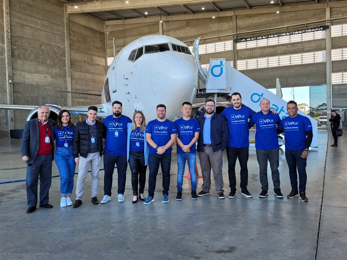 Equipe da ViagensPromo junto à diretoria da Sideral Linhas Aéreas