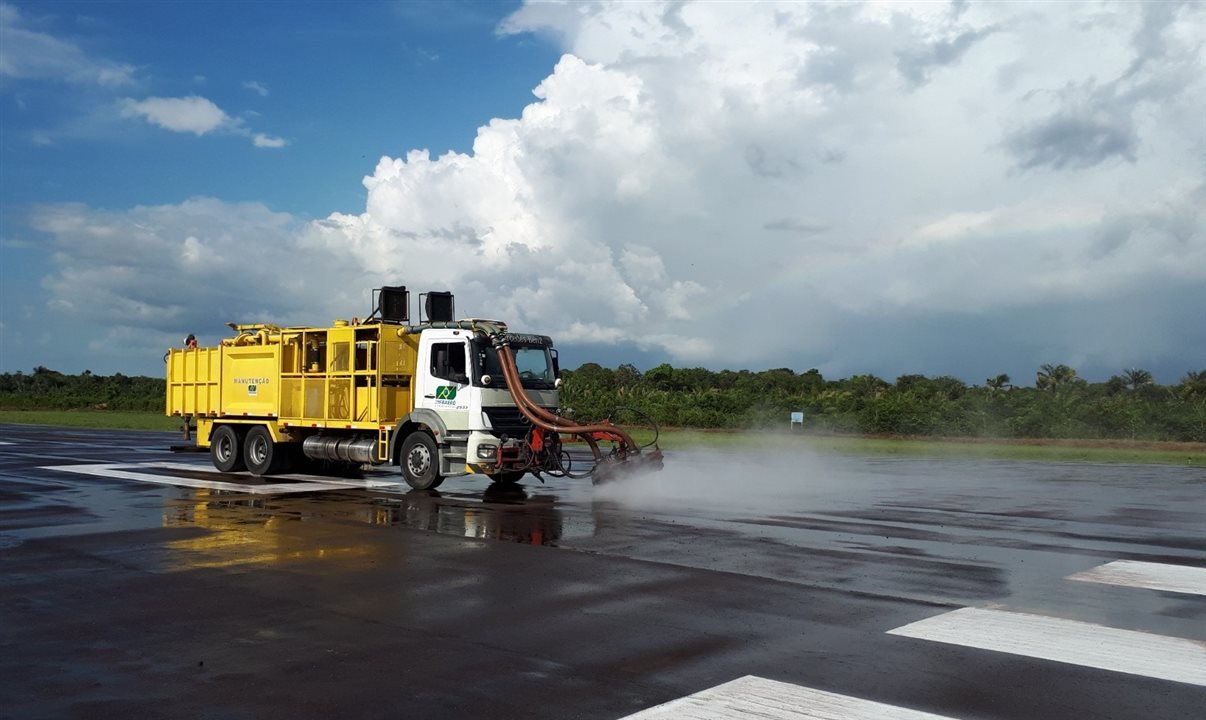 Companhia firmou três contratos com a Zurich Airport Brasil para remoção de borracha nas pistas de pousos e decolagens