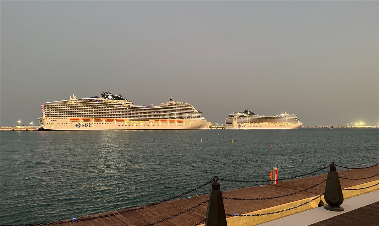 A MSC Cruzeiros é outra companhia que tem investido em equipamentos maiores. O MSC World Europa, mais novo da frota, tem capacidade de receber 6 mil passageiros. Ele é o maior na foto