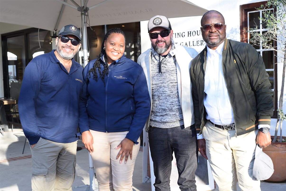 Edina Mavhudzi (Blaauwklippen) e Jean Roger (Africa by Design) com Jorge Souza e Roberto Sanches\\n\\n(Orinter)