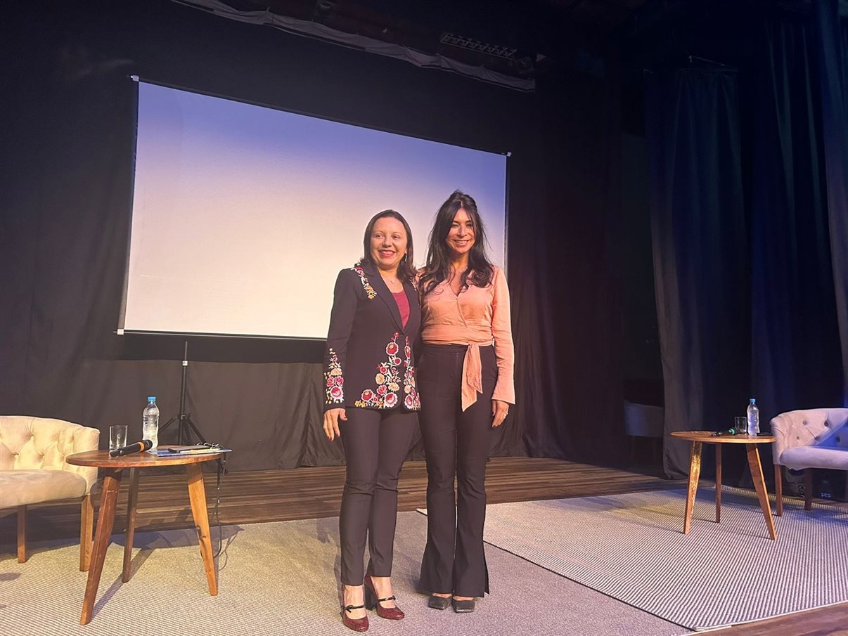 Ana Clévia Guerreiro, do Sebrae, e Ana Paula Jacques, da Embratur