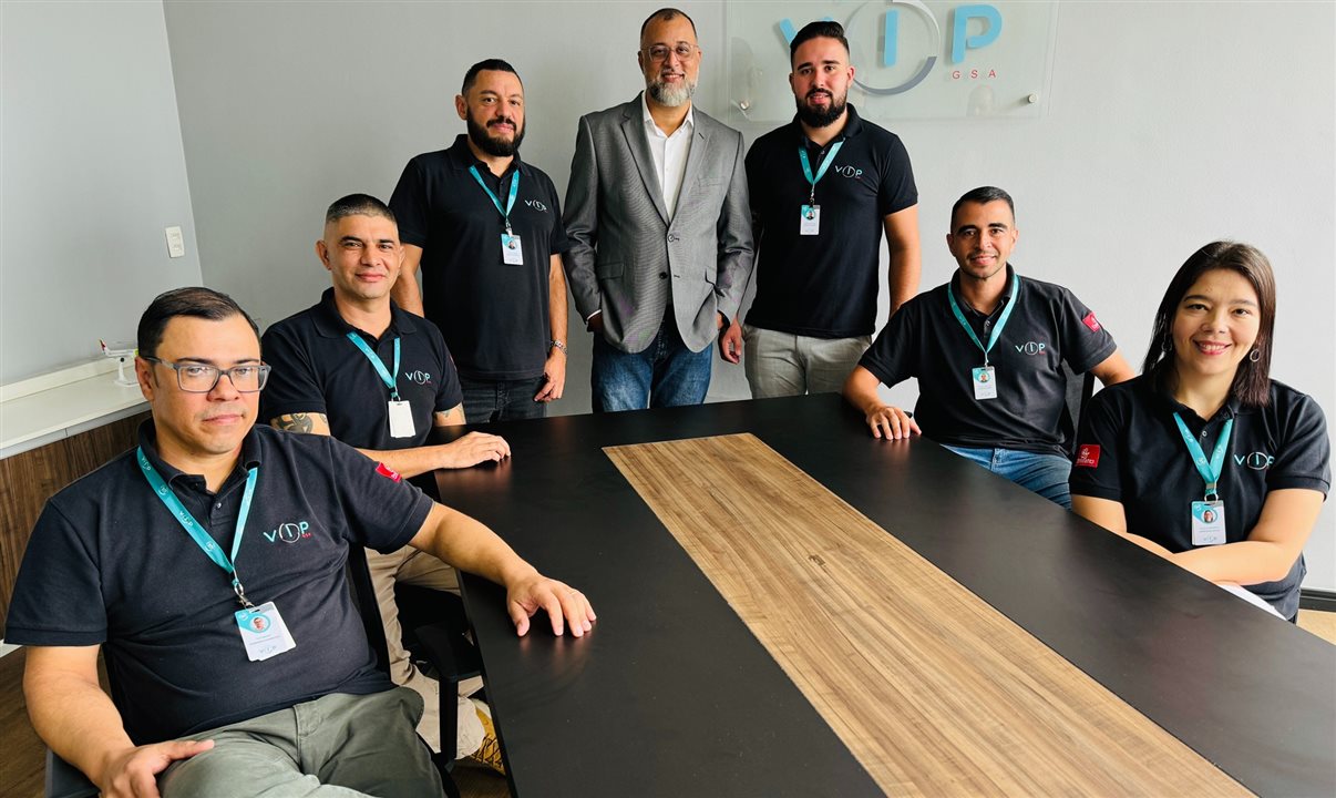 William Giovani, diretor da VIP GSA, com os líderes dos departamentos: Vanderlei Martins, Rodrigo Torres, Ricardo Assis, Guilherme Pozzi, Thiago Alamino e Daiana Botelho