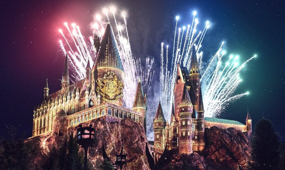 O novo show no castelo de Hogwarts teve início no dia 14 de junho e acontece em noites selecionadas