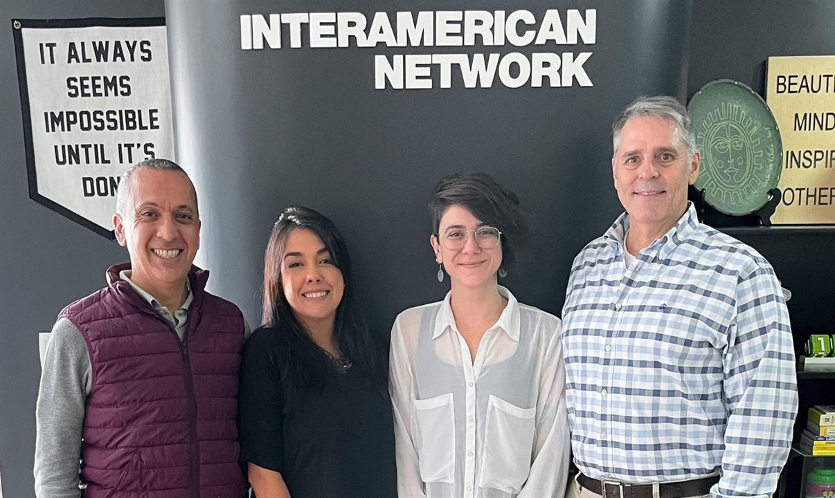 Eduardo Resende, Claudia Bischachin, Paula Castanho e Eduardo Moraes, o novo time de vendas auxiliares da Interamerican Network