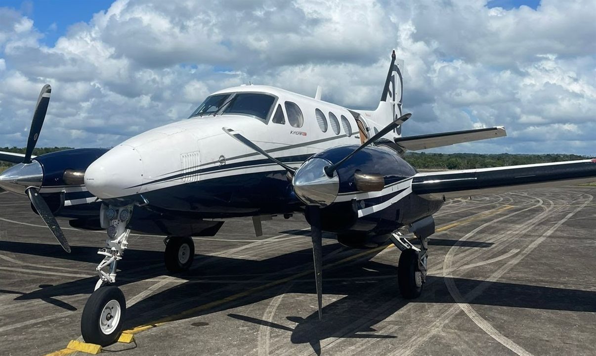 King Air opera tanto em pista de asfalto quanto terra e tem uma autonomia de seis horas no ar