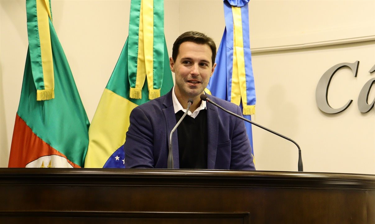 Eduardo Zorzanello foi homenageado durante sessão na Câmara de Vereadores de Gramado (RS)