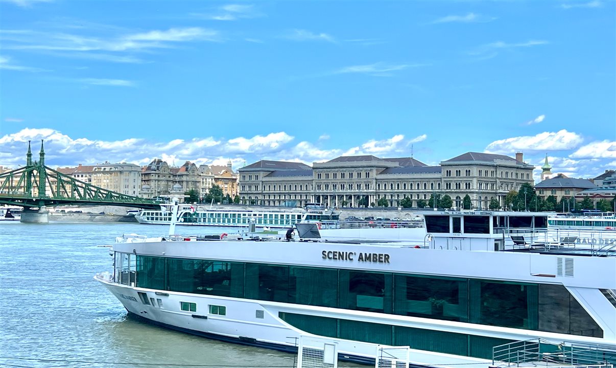 Navio Scenic Amber, em Budapeste