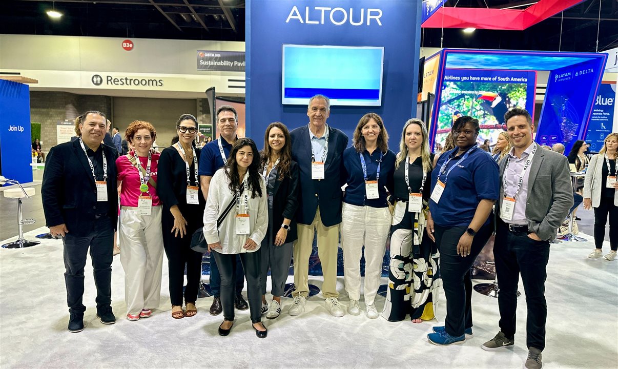 Anderson Paranhos (AVIPAM), Thais Meirelles (Brookfield), Patricia Slomp (AVIPAM), Venicio Cardoso (Altour), Gabriela Oliveira (BRF), Joyce Macieri (Minerva Foods), Antônio Fernando Slomp (AVIPAM), Carina Grenno (Altour), Tatiana Brugognolle (AVIPAM), Nonna Alomaja (Altour) e Marcio Palhares (AVIPAM)