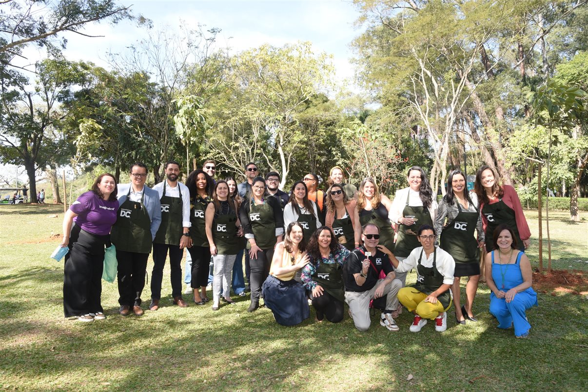 Destination DC e reuniu operadores em tarde de plantio de árvores no Ibirapuera (veja mais fotos no álbum ao fim da notícia)