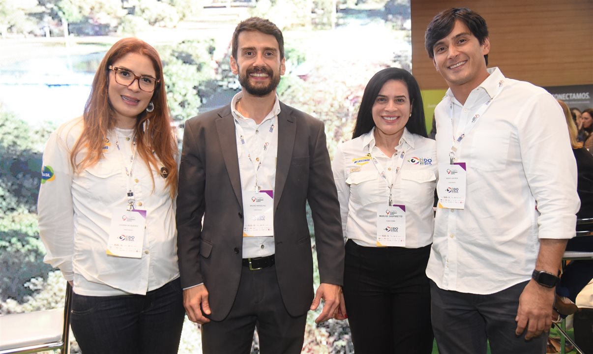 Juliana de Queiroz, Bruno Wendling, Marlise Gasparetto e Breno Amorim, da Fundtur-MS, na LGBT+ Turismo Expo