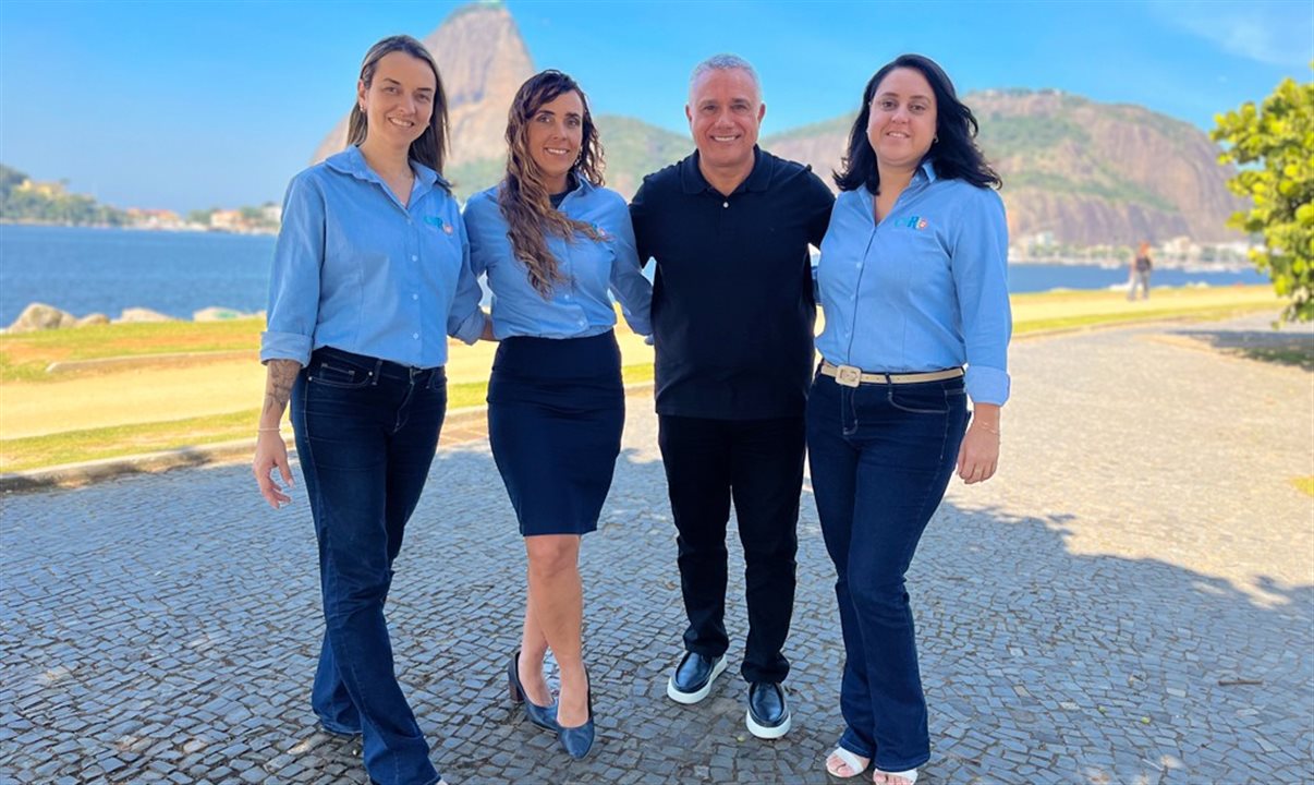 Camilla Vianna, Coordenadora Comercial; Patrícia Moura, Gerente de Operações; Fabio da Luz, Diretor de Operações; Taiane Penedo, Gerente de Produtos