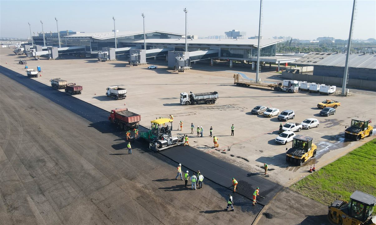 Etapa 2 teve início em 13 de julho com o trabalho de fresagem da PPD e segue em andamento também em outras áreas como taxiways e pátio