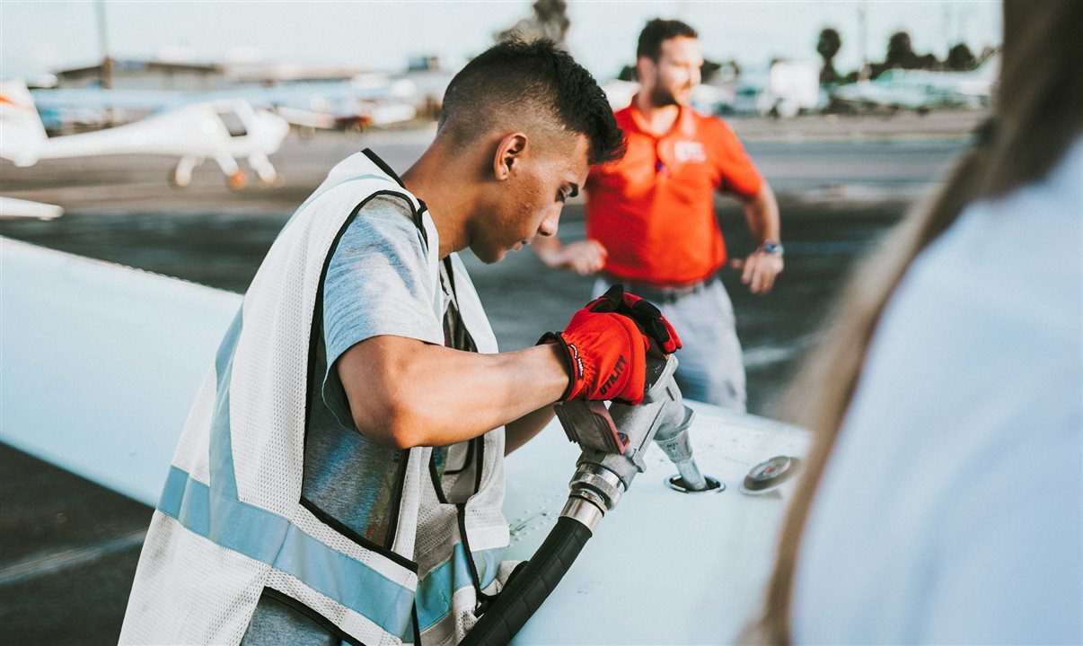 O impacto sobre as passagens no Brasil é significativo porque o combustível representa a fatia maior dos custos das companhias aéreas no País
