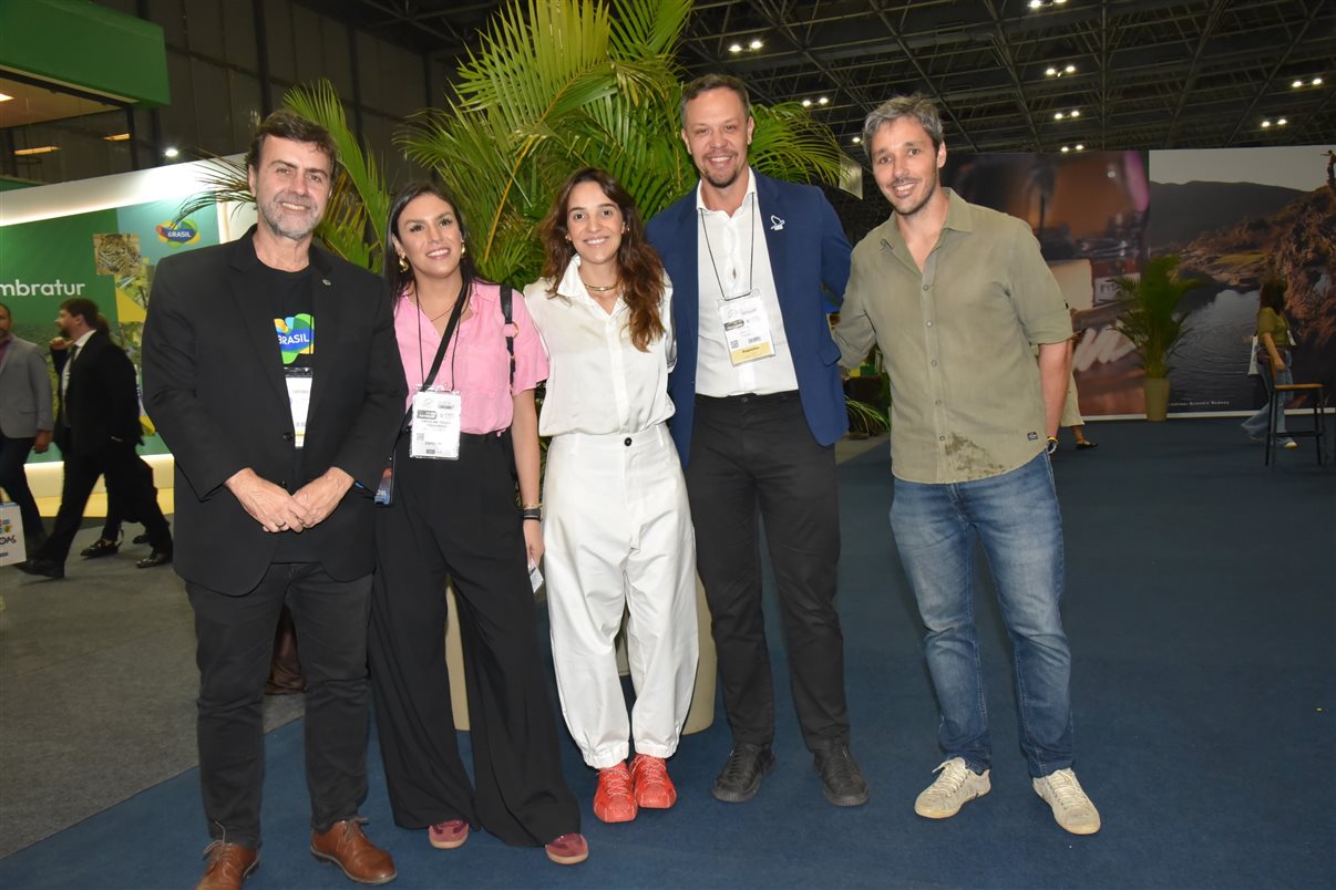 Marcelo Freixo, da Embratur, Caroline Toledo e Bárbara Menucci, da Belotur, Bruno Reis, da Embratur, e Phillipe Campbell, do Governo do RJ