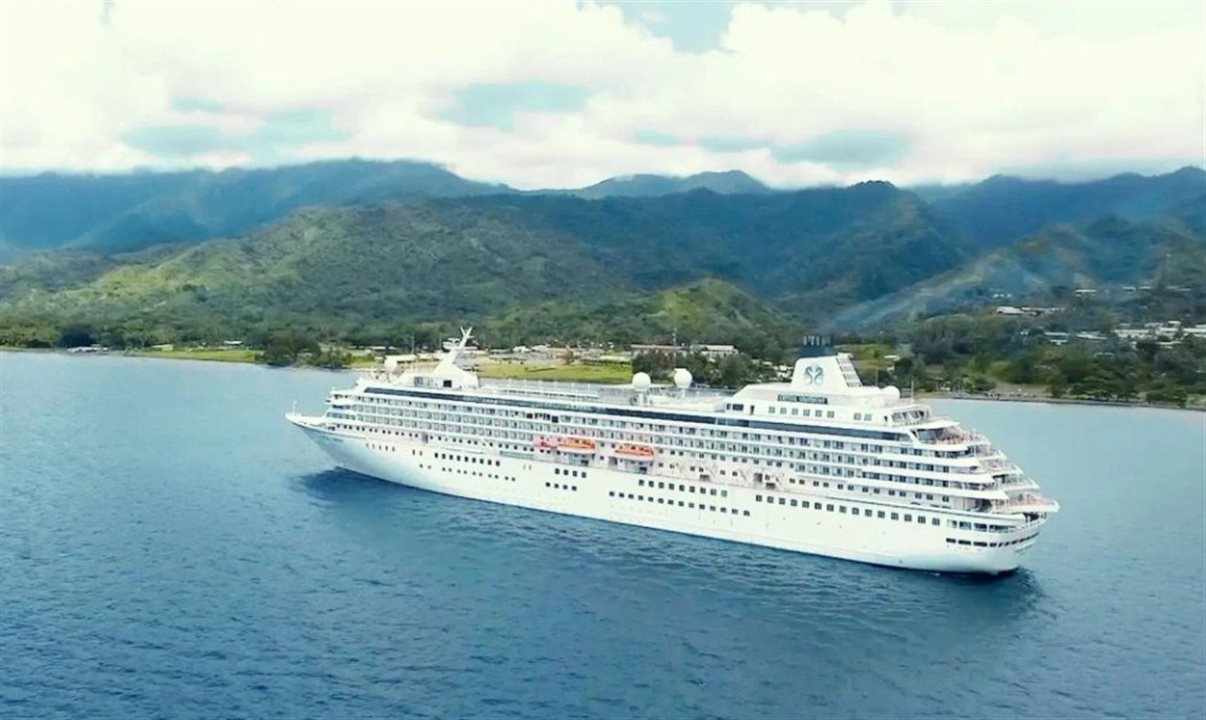 A Crystal Cruises é conhecida por oferecer cruzeiros sofisticados com alto nível de serviço