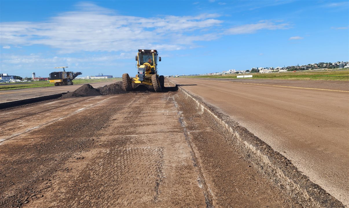 Fraport segue trabalhando duro para reconstruir os 1,7 mil metros necessários da pista de pousos e decolagens