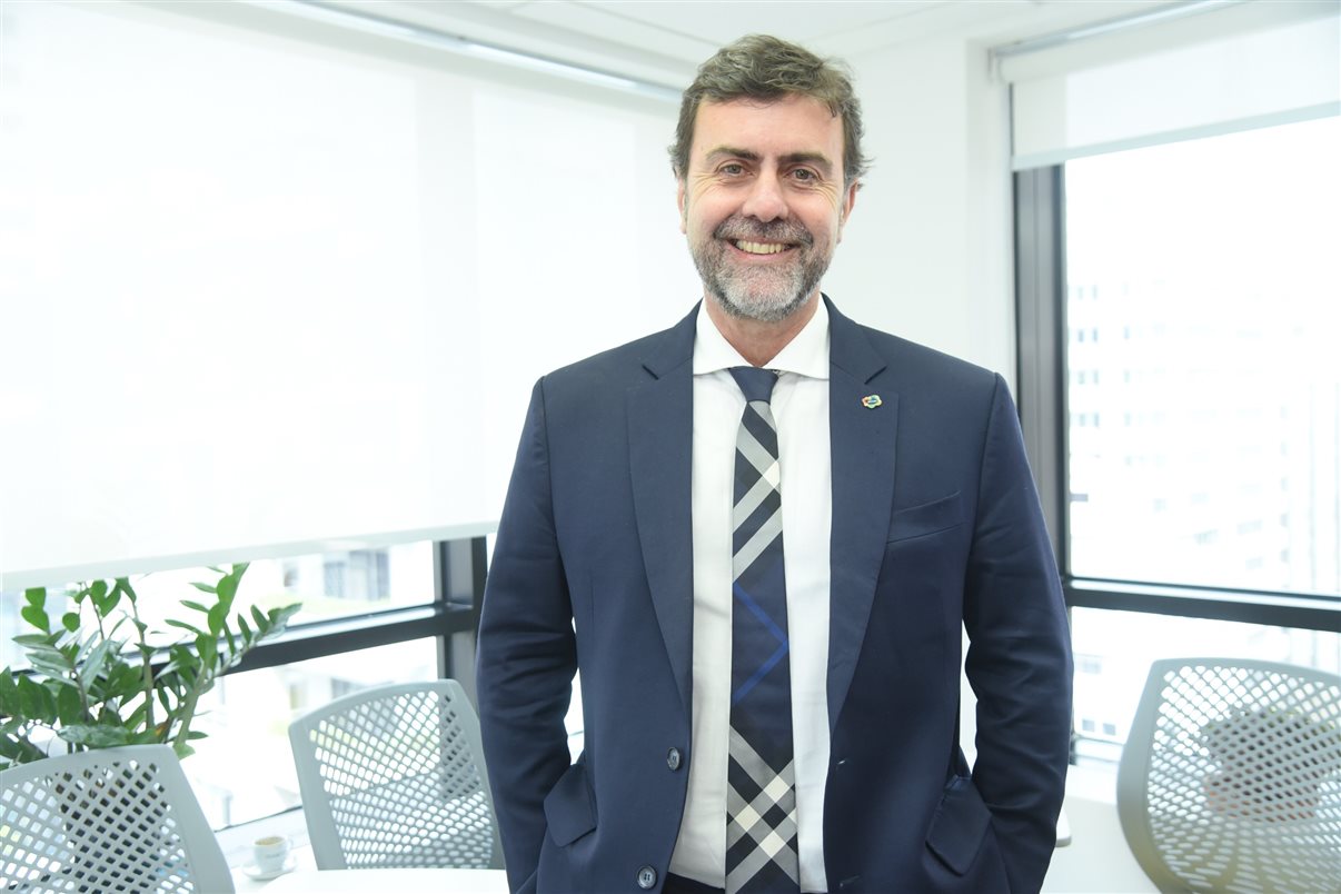 Marcelo Freixo, presidente da Embratur, na Redação da PANROTAS, em São Paulo