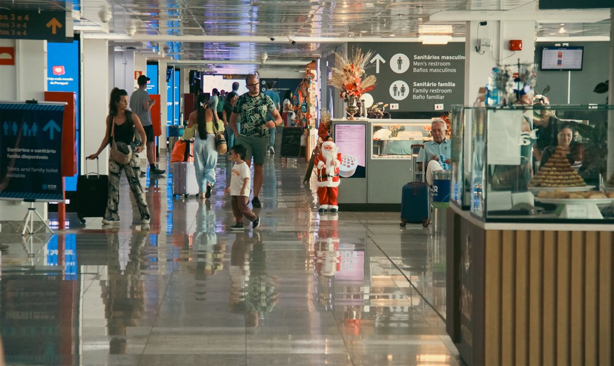 Sala de embarque do Aeroporto de Foz é composta por diversas lojas, restaurantes e salas vips