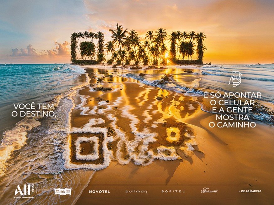 Na campanha, mega QR Codes representam destinos turísticos como Paris, Rio de Janeiro, Cataratas do Iguaçu e Avenida Paulista