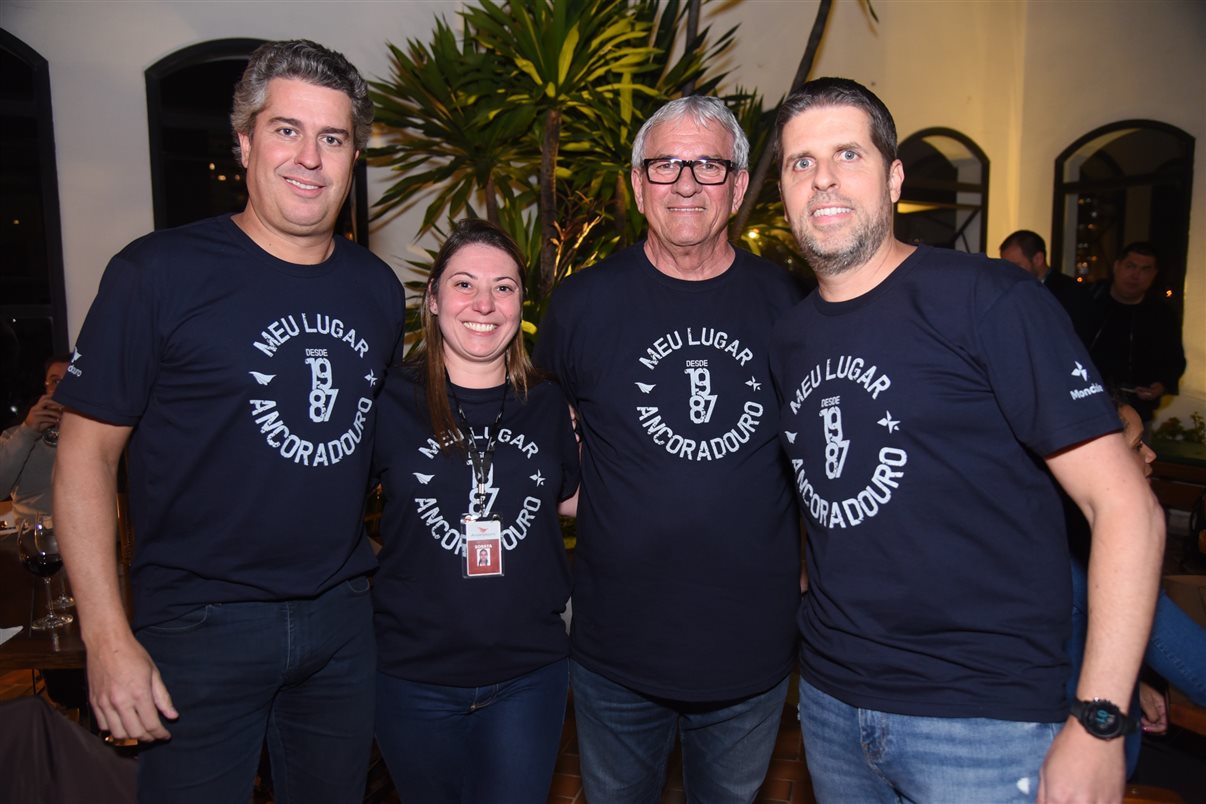 Juarez Cintra Neto, Soraya Romano, Roberto Garbin e Daniel Castanho, da Ancoradouro, em coquetel de encerramento