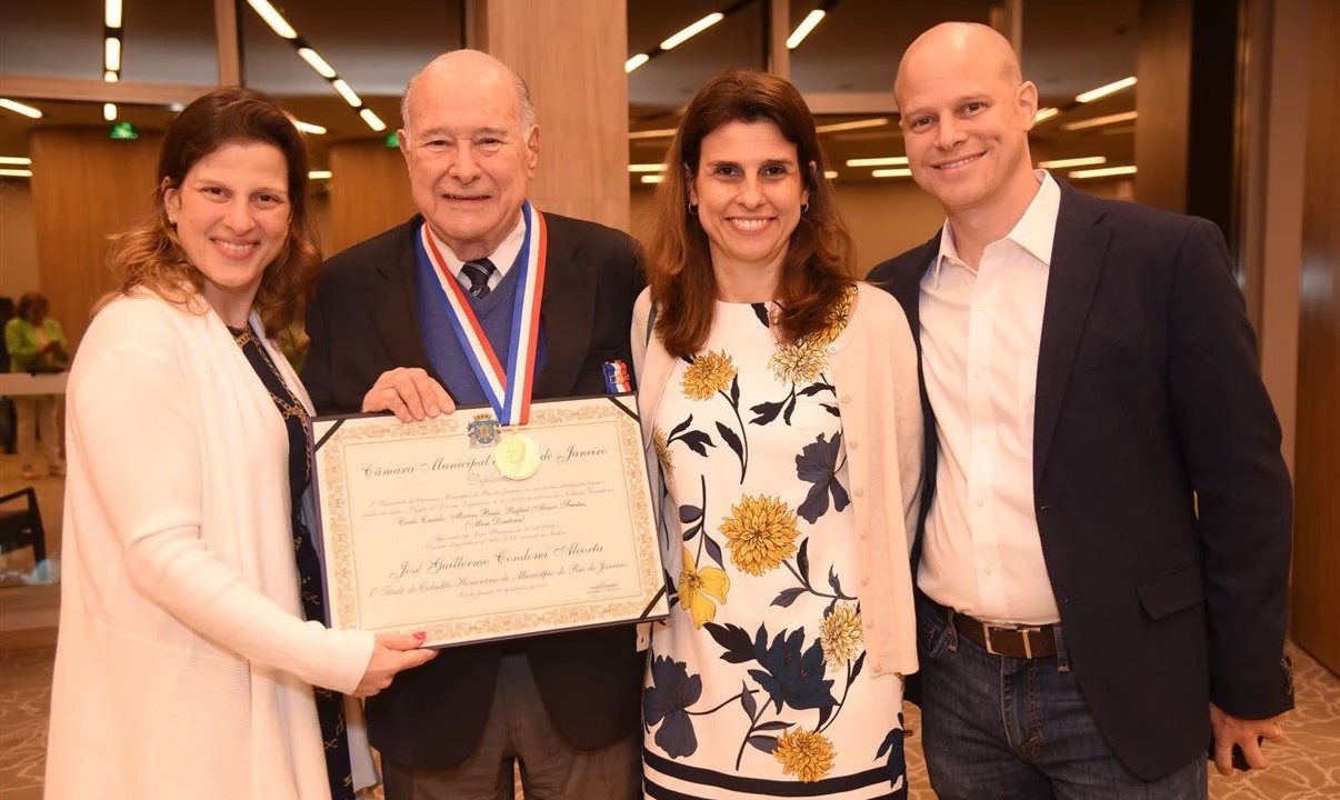 José Guillermo com seus filhos Marianna, Maria Camilla e José Guilherme Alcorta