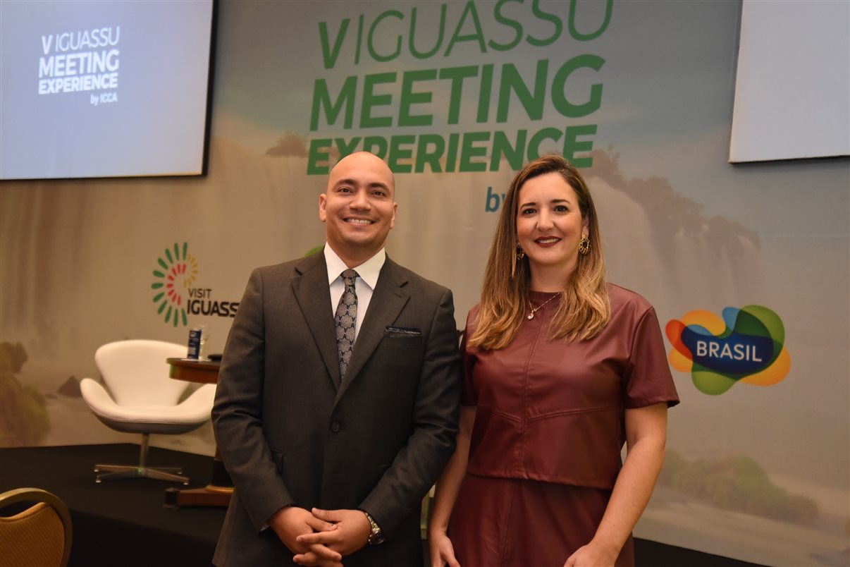 Andrés Escandón, do ICCA, e Elaine Tenerello, do Visit Iguassu