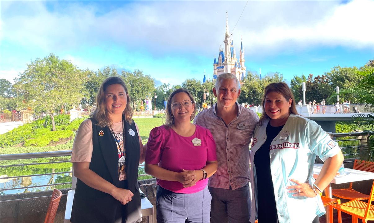 Manoela Gentil Bopp, gerente de Estratégia de Markting da Disney Destinations, Cinthia Douglas, diretora de Vendas e Marketing para a América Latina, Terry Brinkoetter, diretor de Relações Públicas da Disney Destinations, e Sarah Domenech, gerente de PR da Disney Destinations