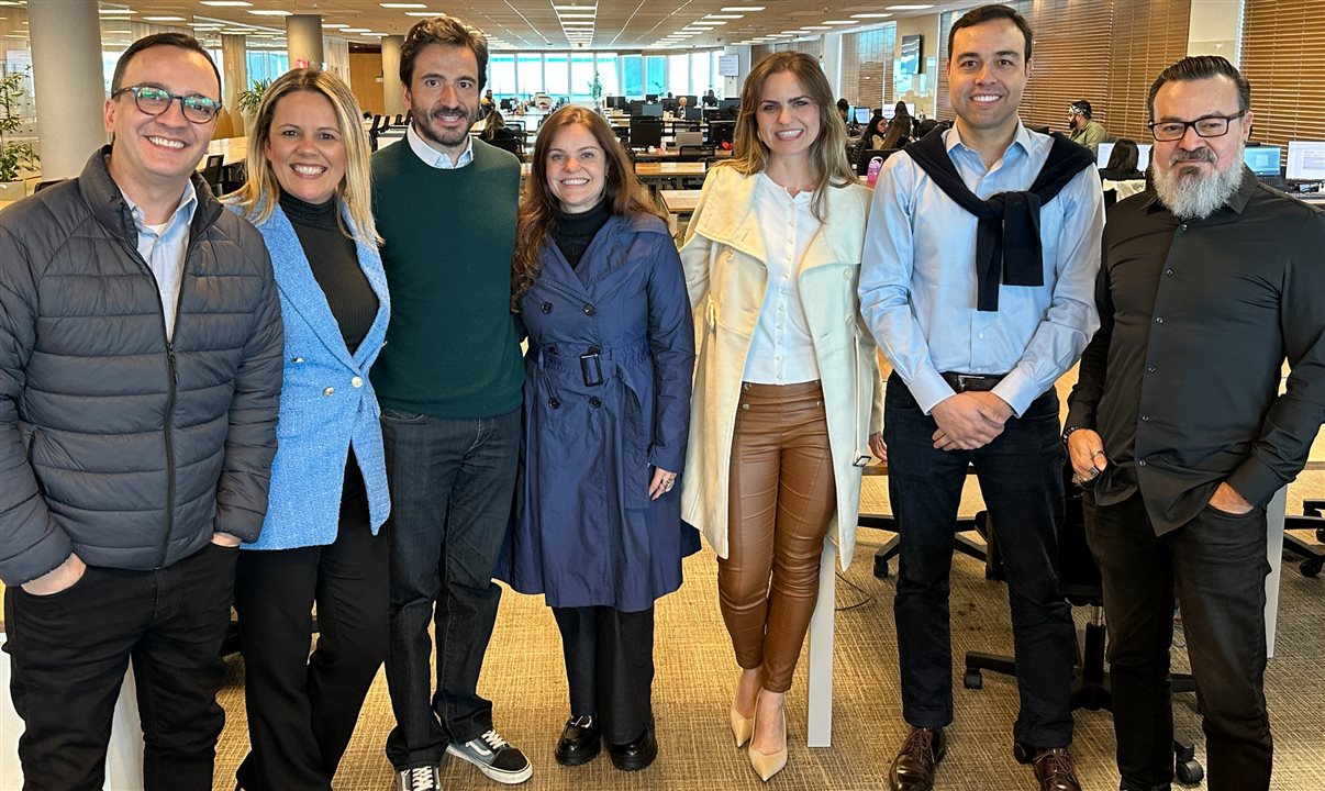 Pablo Torres, gerente de Marketing, Comunicação e ESG, Fernanda Oliveira, diretora de Vendas, Eduardo Malheiros, CEO, Natália Maturana, diretora de Talento e Cultura, Lilian Cortez, diretora jurídica, Victor Duarte, CFO, e Marcelo Ribeiro, diretor de TI. Parte do Comitê Executivo do Grupo Wish, que se reúne toda terça-feira, na sede no Alto de Pinheiros, capital paulista