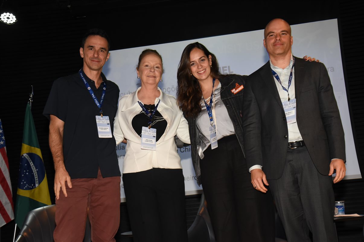 Eduardo Genekian (Cruise America Motorhomes), Vera Achcar (Choose Chicago), Júlia Guerra (San Francisco Travel) e Joel Reynoso (Conselheiro Comercial do Consulado dos EUA)