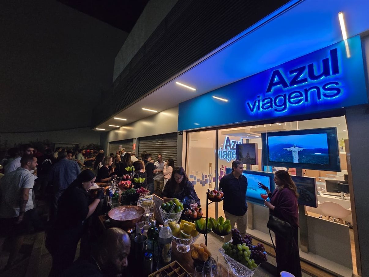 Inauguração da loja Azul Viagens no bairro Buriti, em Belo Horizonte