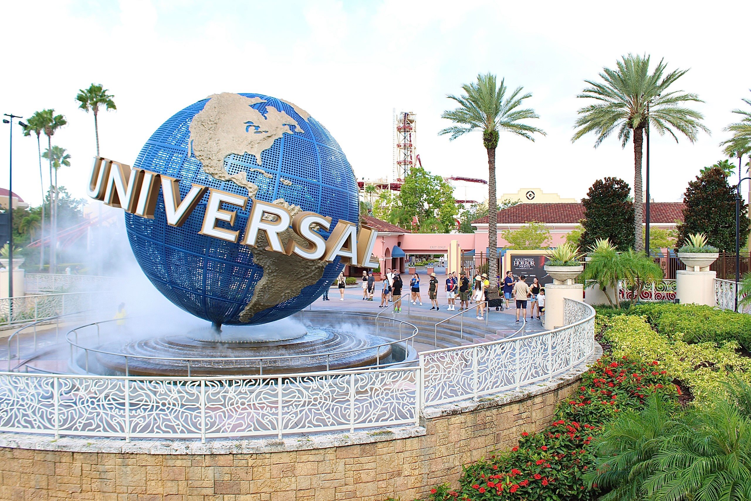 O Universal Orlando Resort, por sua vez, confirmou que retomará as operações normais em todos os parques temáticos