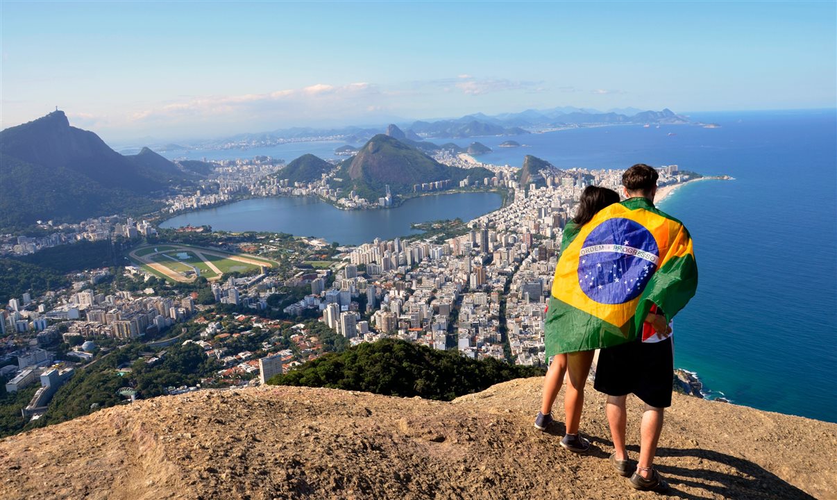 turistas,brazil flag,brasil,turistas internacionais,turismo