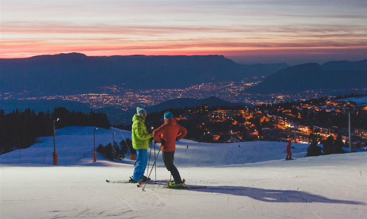 Na 142ª sessão do Comitê Olímpico Internacional (COI), em 22 de julho de 2024, em Paris, o COI atribuiu a realização dos Jogos Olímpicos e Paralímpicos de Inverno de 2030 aos Alpes Francese