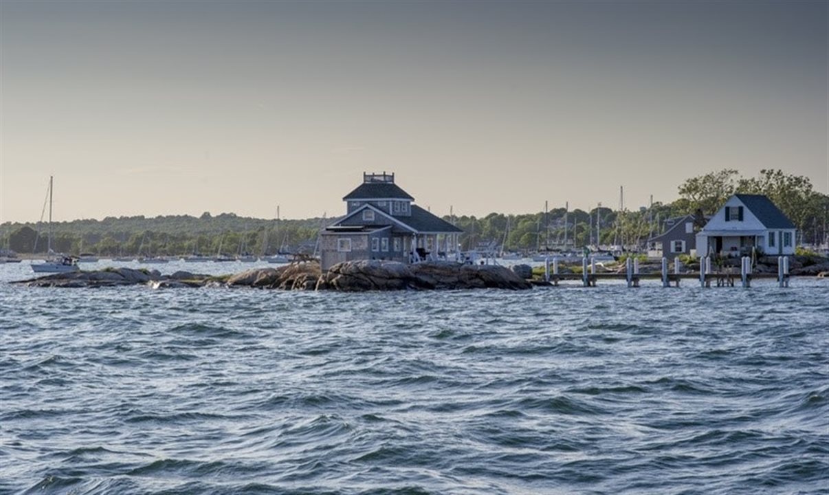 A port on the Atlantic Ocean in Connecticut