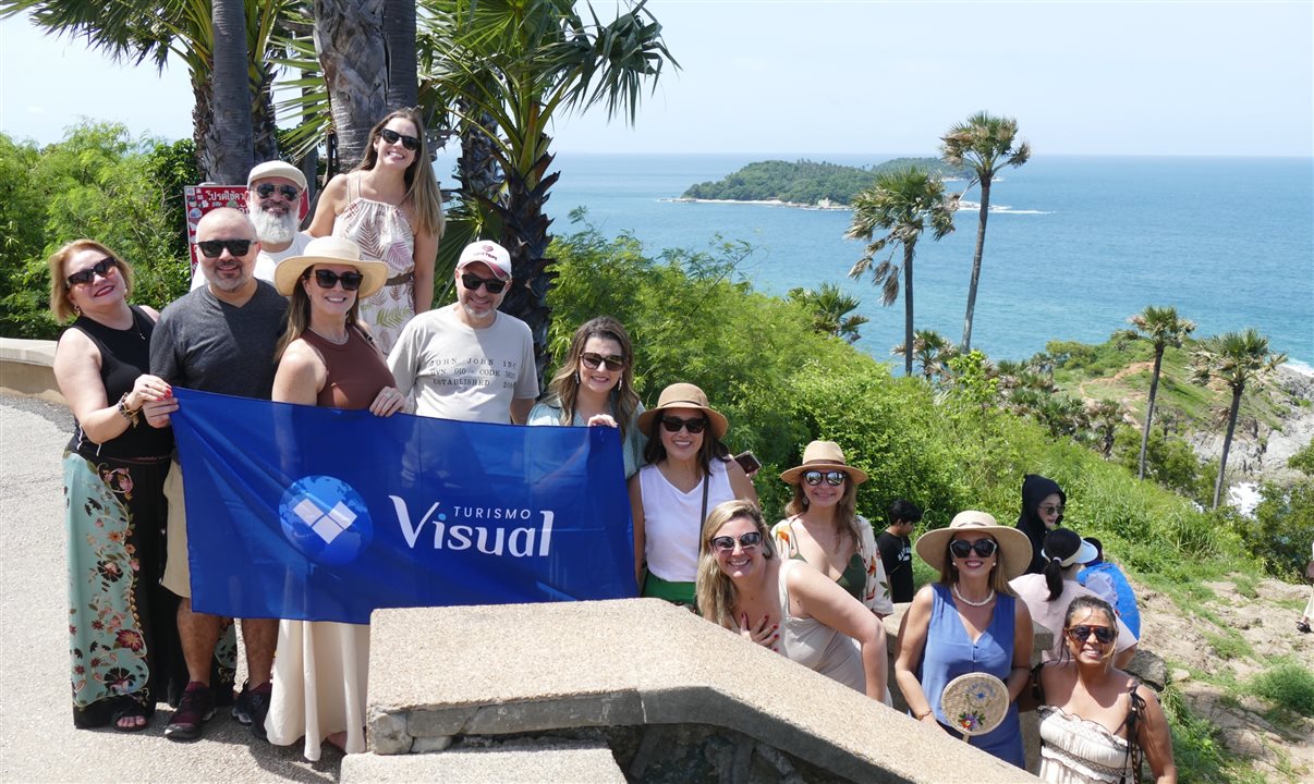 Famtour da Visual Turismo no Cabo Promthep, ao sul de Phuket