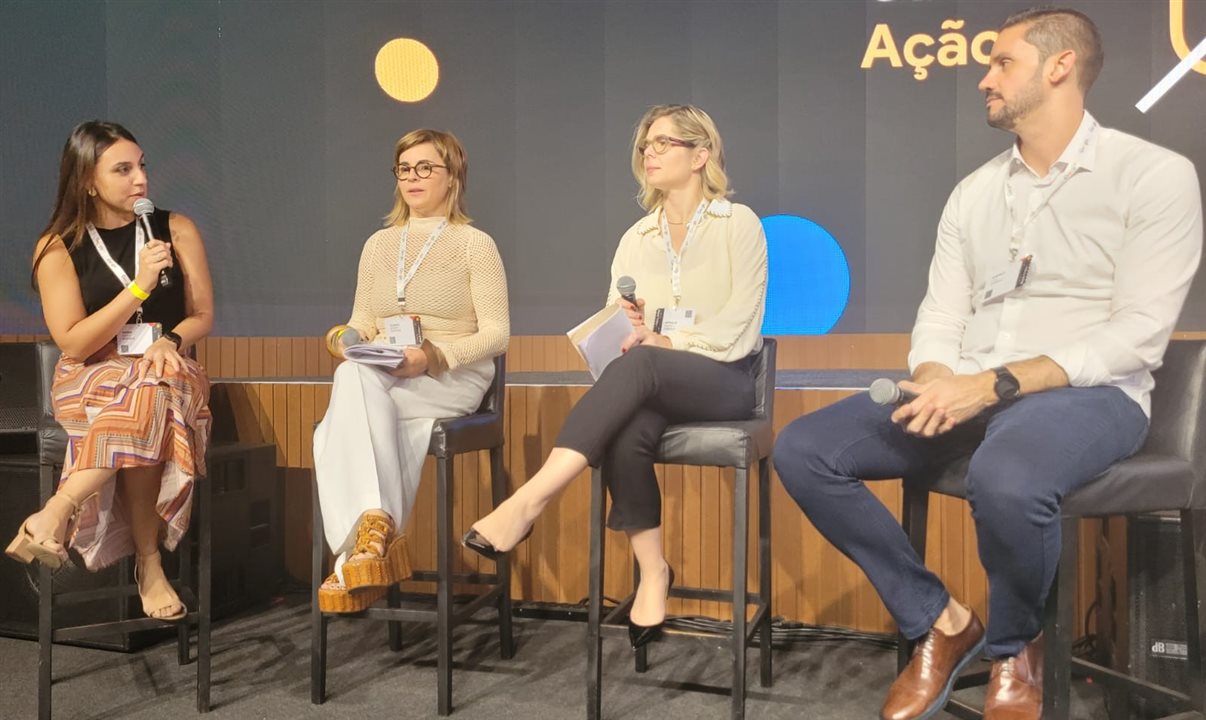 Especialistas do Google Brasil durante coletiva de imprensa realizada em São Paulo: Raissa Coppola, gerente de Comunicação, Gleidys Salvanha, diretora-geral de Negócios para Varejo, Nathalia Camargo, diretora de Commerce de Customer Solutions, e Gustavo Souza, diretor geral de Produtos e Soluções para Clientes