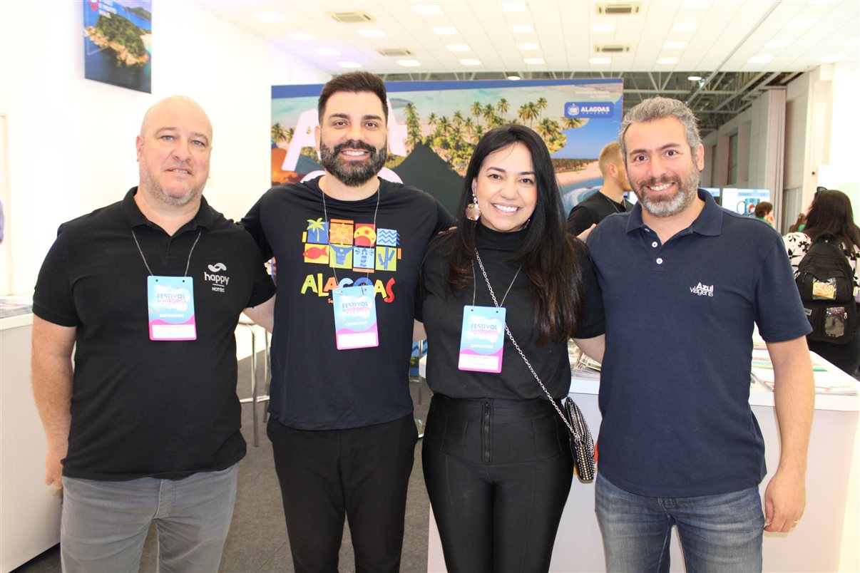 Alexandre Gomes, Fabiana Bicudo, Lucilene Chaves, Vanessa Stolagli, Cristiane Oliveira e Ale Tamashiro, da ViagensPromo