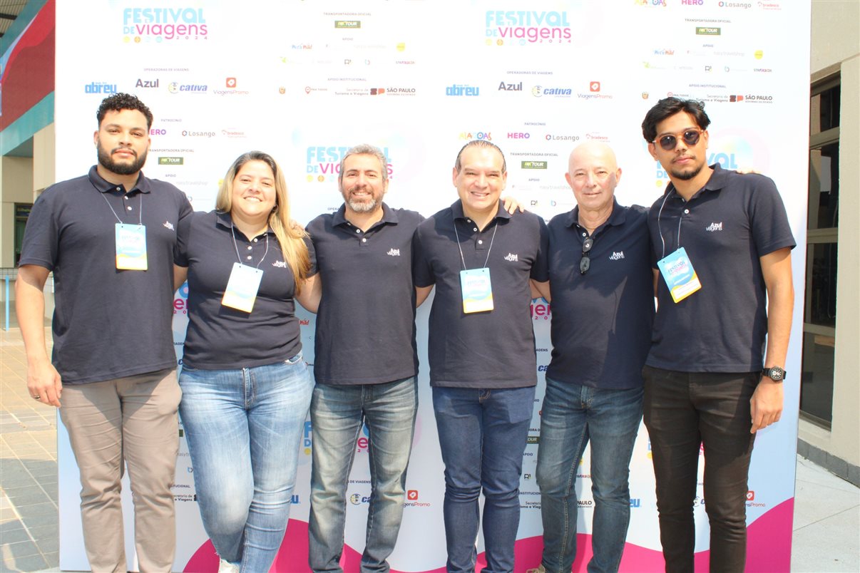 Alexandre Gomes, Fabiana Bicudo, Lucilene Chaves, Vanessa Stolagli, Cristiane Oliveira e Ale Tamashiro, da ViagensPromo