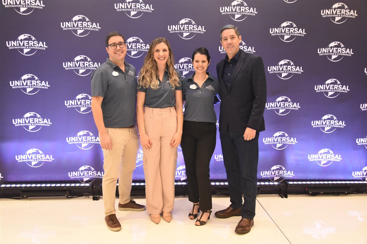 Martim Diniz, Juliana Baraldi, Caroll Almeida e Marcos Paes de Barros, da Universal, durante a Universal and U