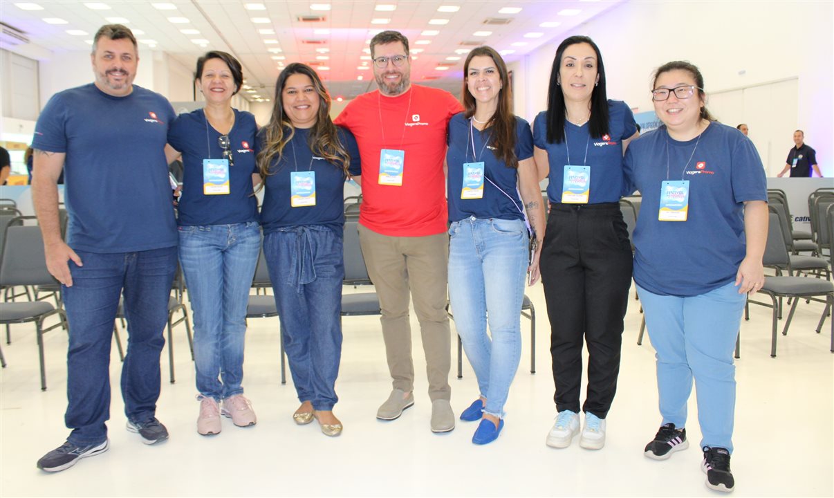 Alexandre Gomes, Fabiana Bicudo, Lucilene Chaves, Vanessa Stolagli, Cristiane Oliveira e Ale Tamashiro, da ViagensPromo<br/>